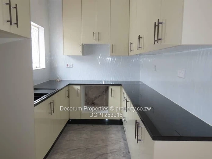3 Bedroom Garden Flat Kamfinsa Greendale For Sale (Sole Mandate)