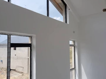 3 Bedroom Flat & Apartment