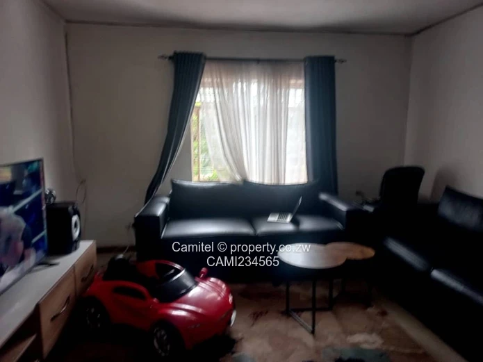 Spencer Cook 2-Bed Avenues Apartment — Secure Complex, Borehole