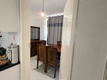 2 Bedroom Flat & Apartment