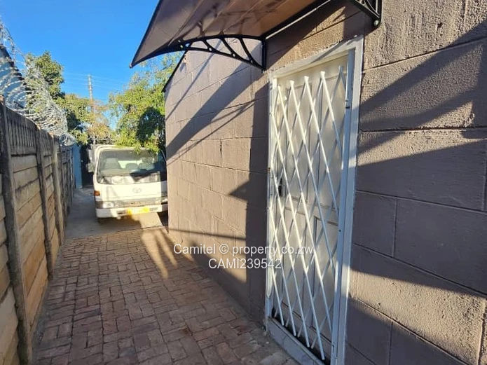 Mabvuku core house to rent walled and gated recently renovated 