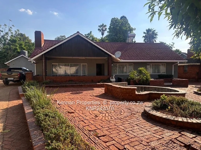 Spacious Family Home With A Cottage