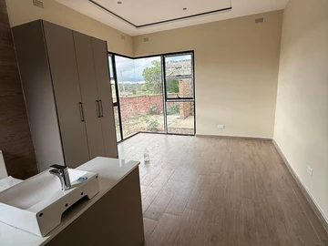 4 Bedroom Garden Flat