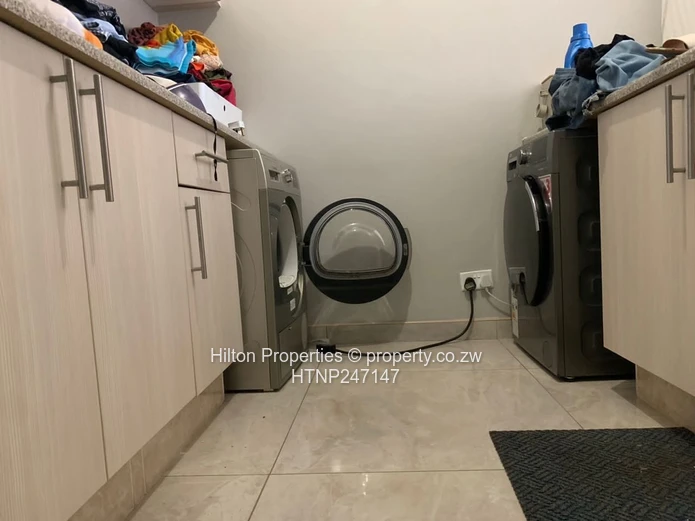 Spacious 5-Bed Parktown Home with Modern Kitchen & Borehole