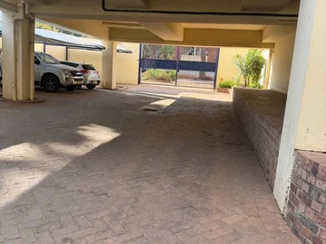 3 Bedroom Flat & Apartment