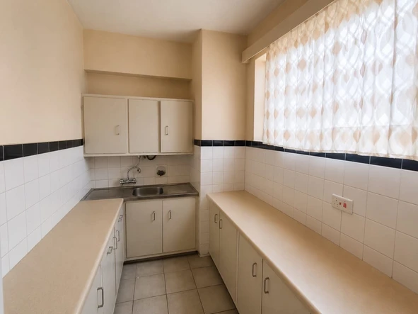 2 Bedroom Flat & Apartment
