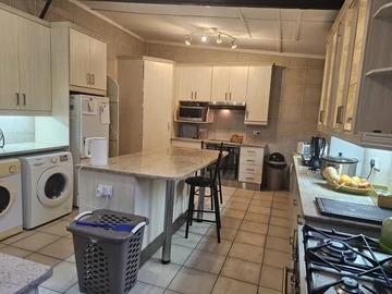 Farm & Agricultural Land