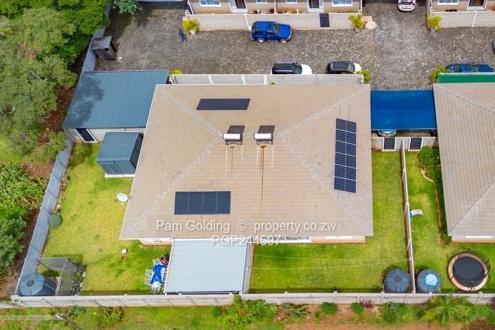 Comfortable And Spacious Living In Well Maintained Complex