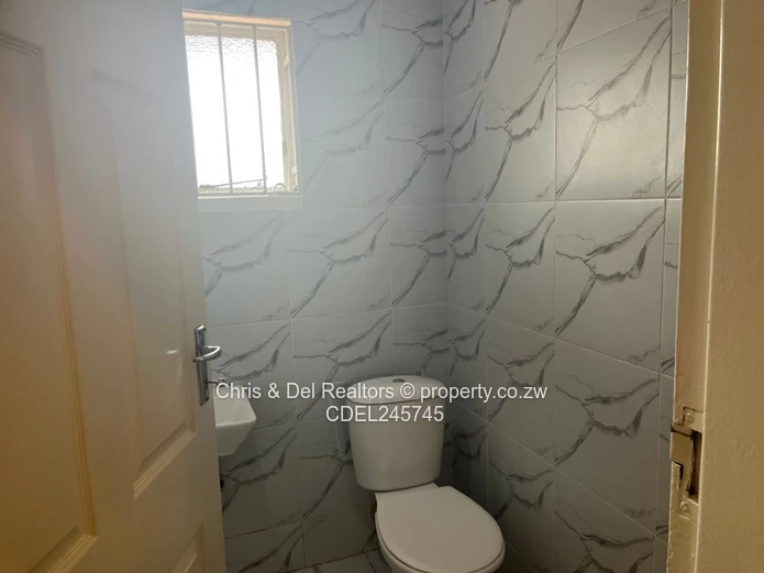 House to rent in Haig Park