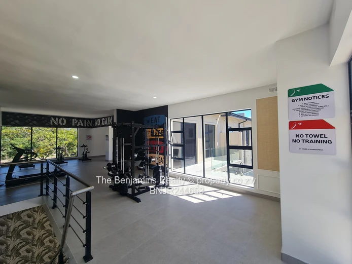 Modern 2-Bed Strathaven Duplex - Pool & Borehole