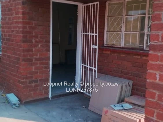 Tiled 4-Bed House in Warren Park – Borehole Included (Sole Mandate)
