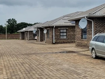 18 Unit Townhouse Complex