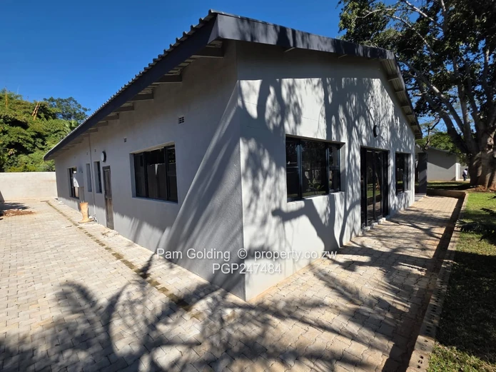 Sleek & Stylish 3 Bedroom Ensuite Residence