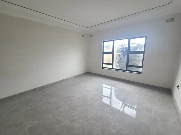2 Bedroom Flat & Apartment