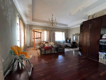 8 Bedroom House