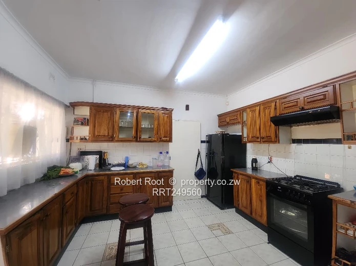 Mt Pleasant | Spacious Family Home with Tennis Court & Pool