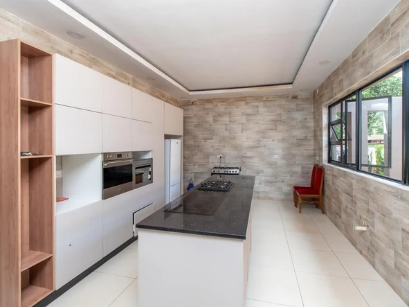 5 Bedroom House