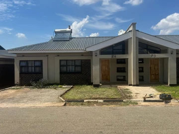 2 Bedroom Flat & Apartment