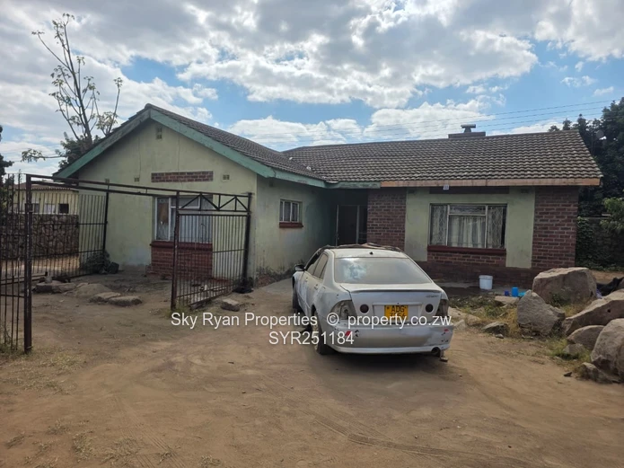 Chitungwiza Unit F House For Sale 