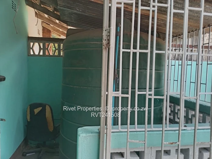 Dolphin Court Garden Flat To Let