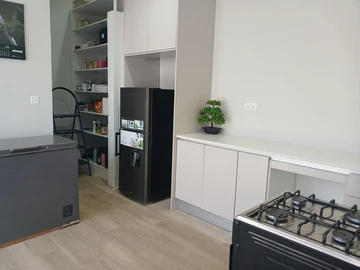 2 Bedroom Flat & Apartment