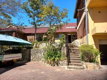 6 Bedroom House