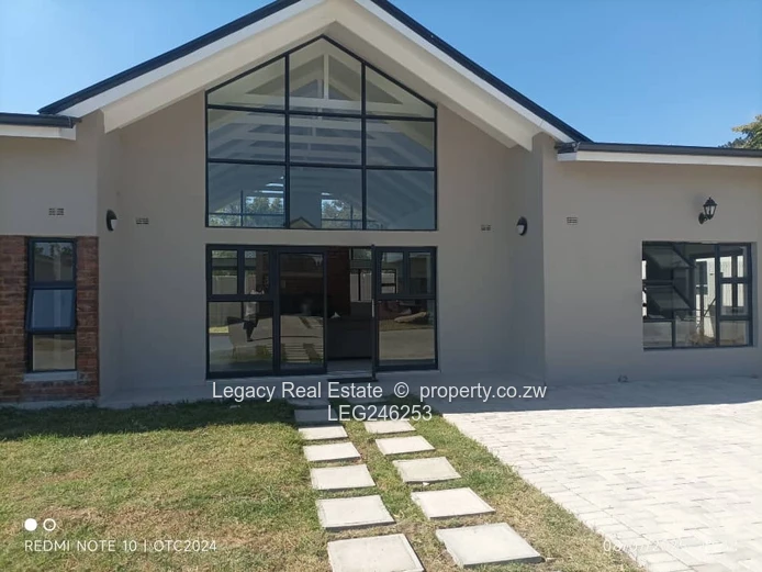 Live Smart In Hatfield – Modern Townhouse With Solar Power (Sole Mandate)