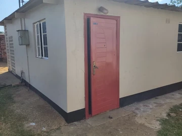 2 Bedroom Flat & Apartment