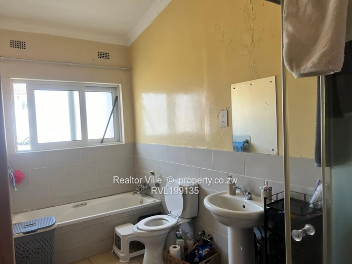 2 Bedroomed Garden-flat For Rent In Mabelreign