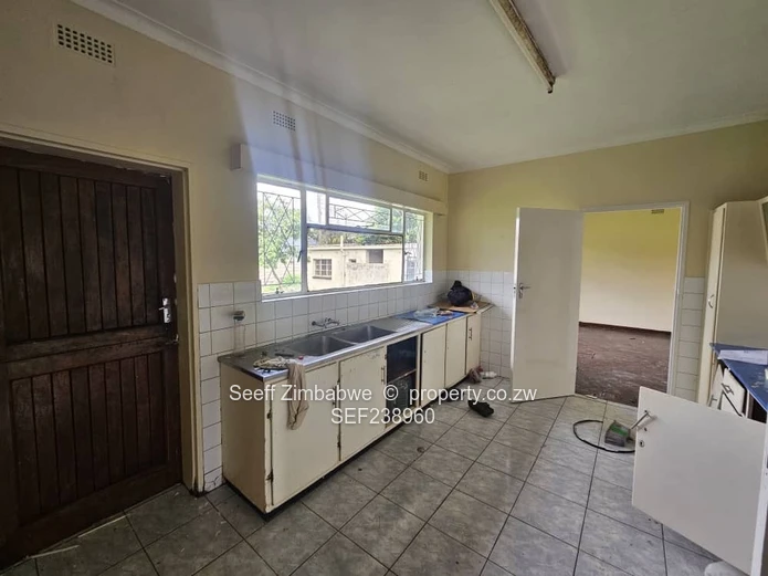 Spacious 4-Bedroom Family Home in Mabelreign