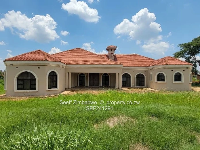 Glaudina 5-Bed Home with Arched Veranda & Borehole on 11,000m²
