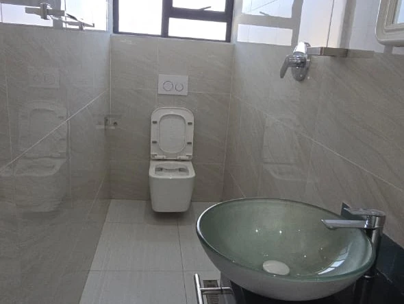 2 Bedroom Flat & Apartment