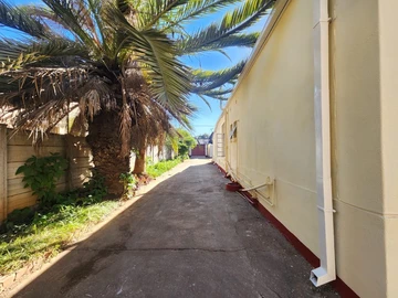 3 Bedroom Flat & Apartment