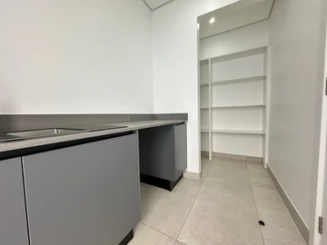 4 Bedroom Garden Flat