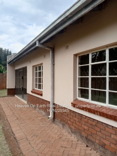 Beautiful cottage close to Borrowdale road! (Sole Mandate)