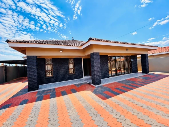5 Bedroom House