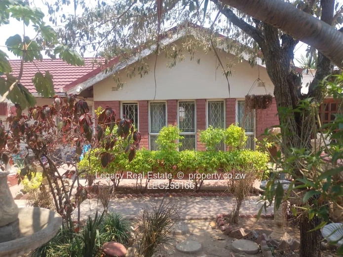 Greendale 4-Bed Family Home with Flatlet & Verandah