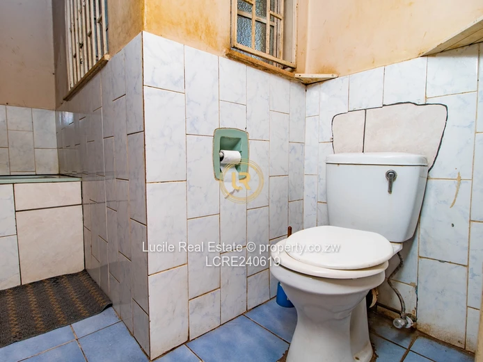 Refined Living: Glen Lorne Family Residence (Sole Mandate)