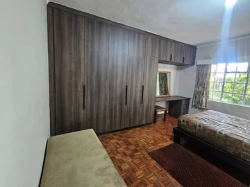 3 Bedroom Flat & Apartment