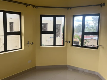 3 Bedroom Flat & Apartment