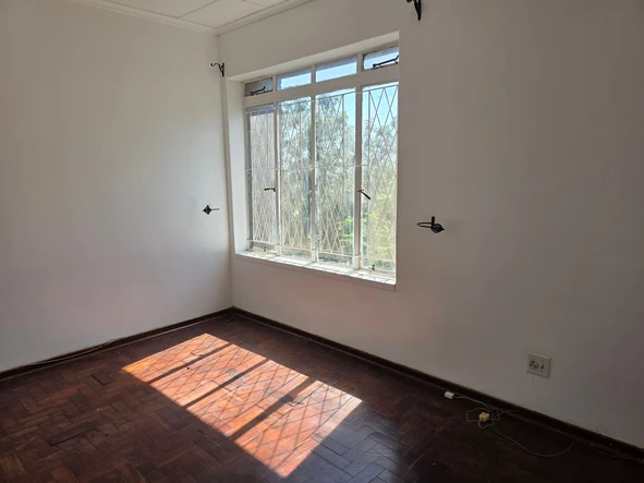 3 Bedroom Flat & Apartment