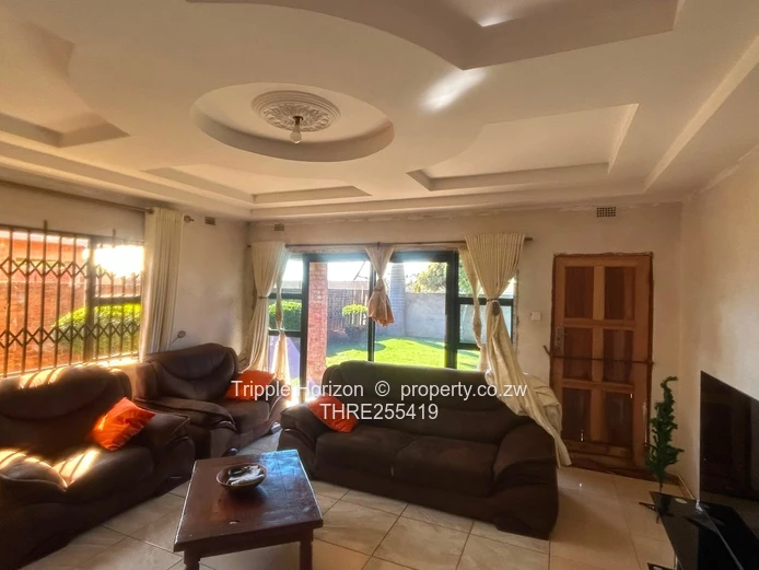 Spacious 4-Bed Westgate Home with Double Garage & Borehole