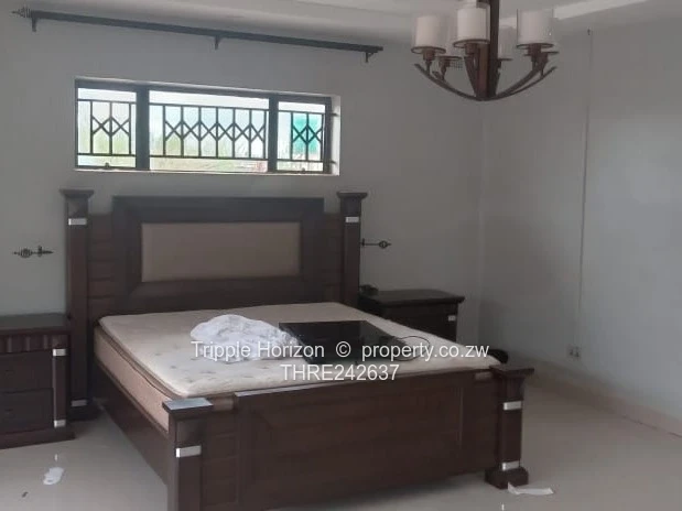 Modern 5-Bed Sandton Park Home with Stylish Kitchen & Borehole