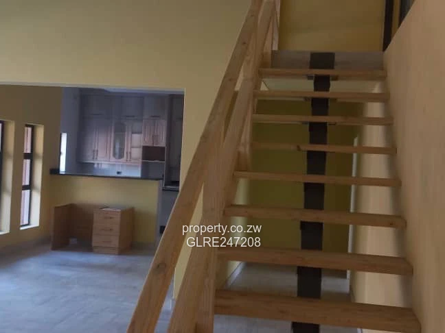 Mount Pleasant 4-Bed, 3-Bath Flat with Borehole