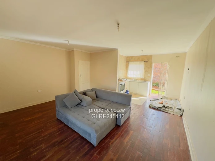 2BR Borrowdale Home — Walled Garden, Paved Drive & Water Tank