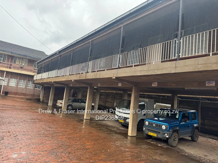 Msasa Office Complex and a warehouse -3050m² on 5000m² land 