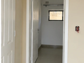 2 Bedroom Flat & Apartment