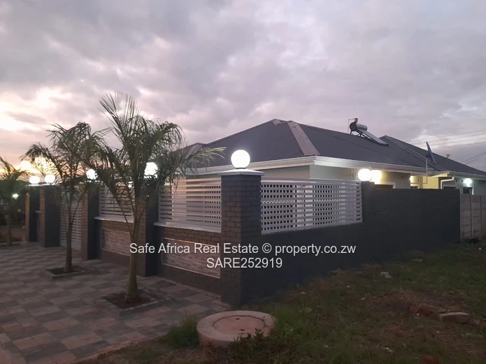 4-BEDROOM FAMILY HOME | 300SQM | $93K Budiriro Cabs