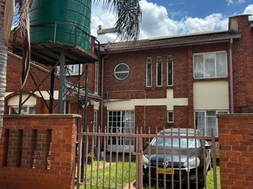 3 Bedroom Flat & Apartment