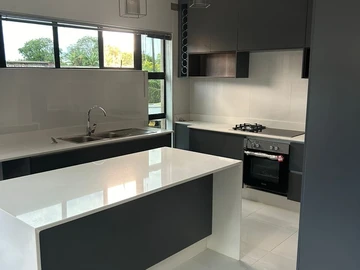 3 Bedroom Flat & Apartment